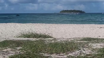 Hermosa vista frente al hotel isleño en la isla de san andres ven a disfrutar