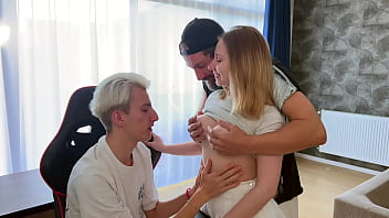 Сводный сын до сих пор девственник пора это исправить Ну и самому развлечься