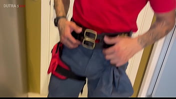 Bombeiro safado comeu eu e minha prima de farda