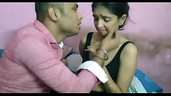 Indian man having sex with her kaamwali bhabhi wife not at home