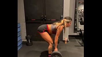 Será que agora vai projeto bumbum na nuca