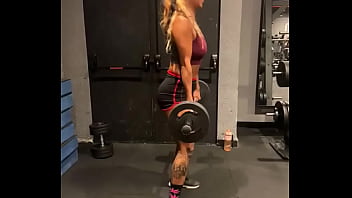 Será que agora vai projeto bumbum na nuca