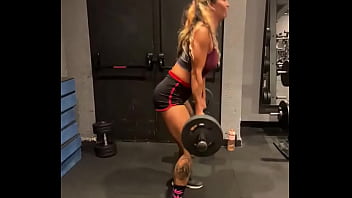 Será que agora vai projeto bumbum na nuca