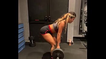 Será que agora vai projeto bumbum na nuca