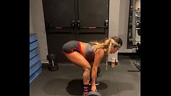 Será que agora vai projeto bumbum na nuca