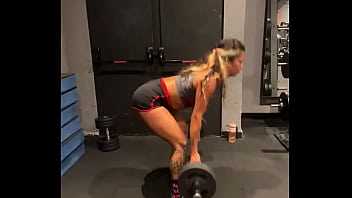 Será que agora vai projeto bumbum na nuca