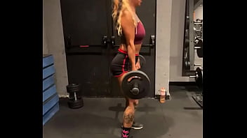 Será que agora vai projeto bumbum na nuca