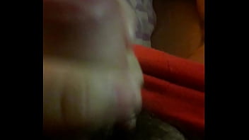 Busca alguna vagina para llenar de leche