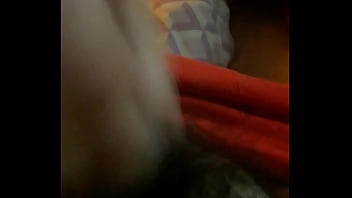 Busca alguna vagina para llenar de leche