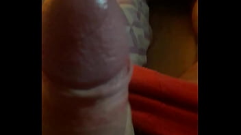 Busca alguna vagina para llenar de leche