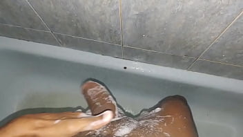 Llenó dé espuma luegos de un rica paja