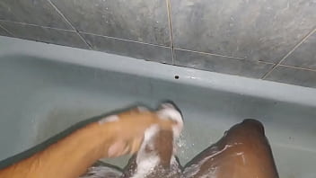 Llenó dé espuma luegos de un rica paja