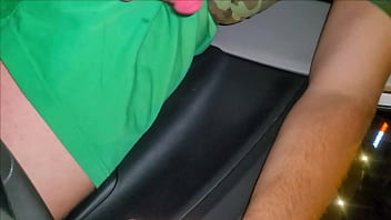 She dont want to pay for taxi so she make me blowjob till i ride a car