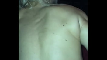 Vibrating dildo makes colie a cumbunny