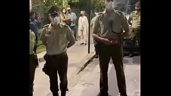 Se lo chupan a policías