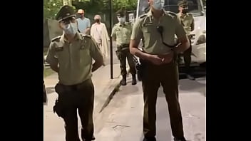 Se lo chupan a policías