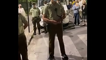 Se Lo Chupan A Policías thumbnail