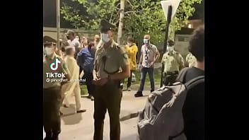 Se lo chupan a policías