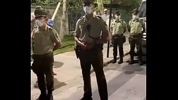 Se lo chupan a policías