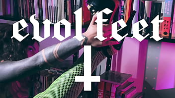 My feet are ready for your face