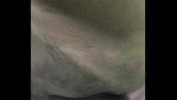 Mulher com a bucetar aberta esperando uma rola