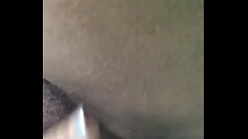 Mulher com a bucetar aberta esperando uma rola