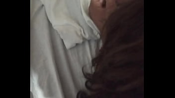 Joven de 18 acepta tener sexo por dinero mientras juega free fire