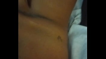 Joven de 18 acepta tener sexo por dinero mientras juega free fire