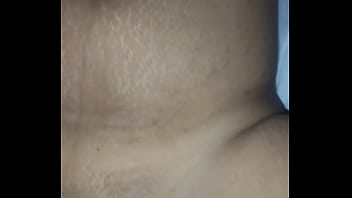 Joven de 18 acepta tener sexo por dinero mientras juega free fire