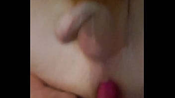 Anální hrátky z kuželem jam až mi zajede a jak mě roztáhne