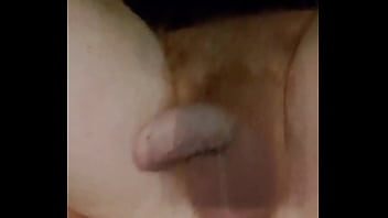 Anální hrátky z kuželem jam až mi zajede a jak mě roztáhne