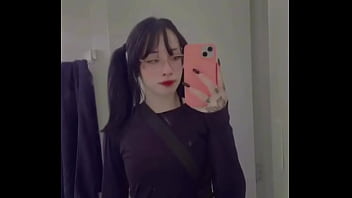 Me disseram que é difícil me reconhecer de roupa