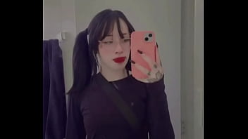 Me disseram que é difícil me reconhecer de roupa