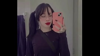 Me disseram que é difícil me reconhecer de roupa