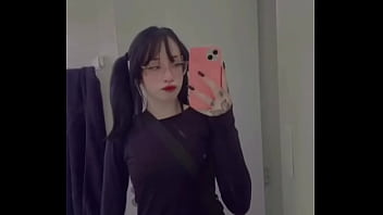 Me disseram que é difícil me reconhecer de roupa