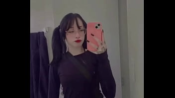 Me disseram que é difícil me reconhecer de roupa