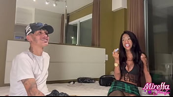 Estranho no elevador me faz proposta indecente eu com tesao topei kkk