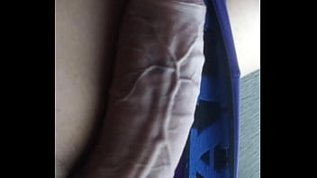 Vc vai achar estranho mais fui no terraço para gozar na sua boquinha guando pedi para vc colocar a linguinha para fora leitei sua cara toda vc é minha sub