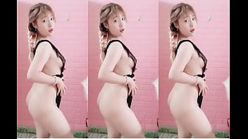 Phuong 98 big tits hairless pussy