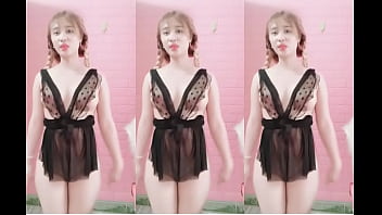 Phuong 98 big tits hairless pussy