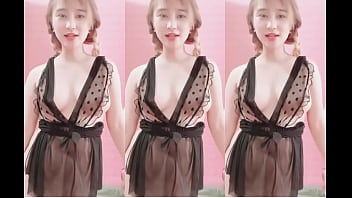 Phuong 98 big tits hairless pussy