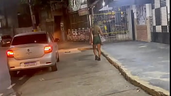 Esposa sendo seguida e da pro seguida