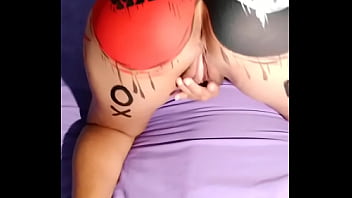 Delicia de pintura dessa morena