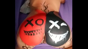 Delicia de pintura dessa morena