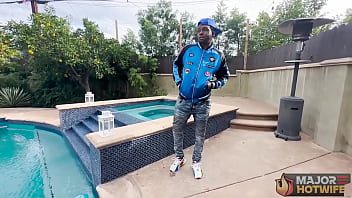 Busty redhead milf peaches gets her pussy deeply fucked by rome major