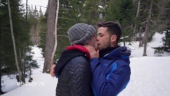 Après Le Ski Kevin David Se Fait Pomper Et Baise Bareback Max thumbnail