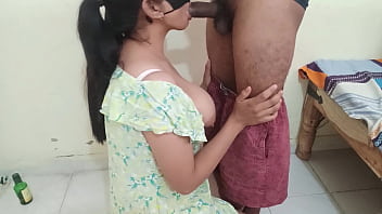 चुदासी मकान मालकिन ने किरायेदार लड़के को दारू पीते हुए पकड़ा फिर उसके बड़ा लण्ड अपनी चूत में लिया चुदासी मकान मालकिन ने किरायेदार लड़के को दारू पीते हुए पकड़ा फिर उसके बड़ा लण्ड अपनी चूत में लिया