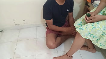चुदासी मकान मालकिन ने किरायेदार लड़के को दारू पीते हुए पकड़ा फिर उसके बड़ा लण्ड अपनी चूत में लिया चुदासी मकान मालकिन ने किरायेदार लड़के को दारू पीते हुए पकड़ा फिर उसके बड़ा लण्ड अपनी चूत में लिया