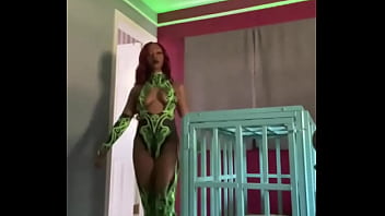 Kitana’s bestfriend mistress jade has entered the chat let’s duel shall we