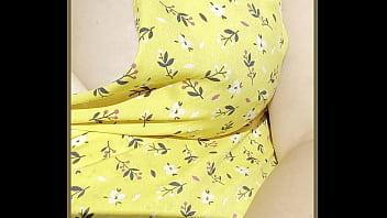 Milf exposes her perfect boobs in the automobile driving